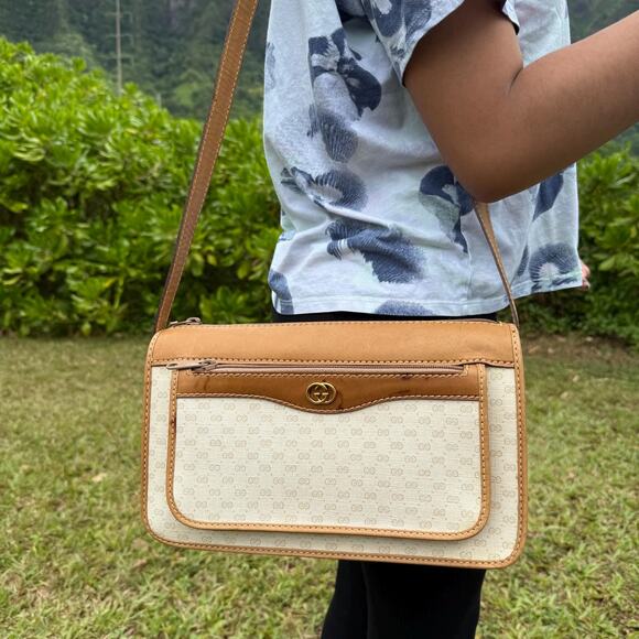 Vintage Interlocking GUCCI GG Monogram Shoulder Bag Adjustable 1970s - Picture 1 of 10